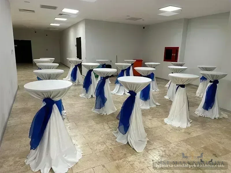 Kokteyl Masası Kiralama - Foto Kosesi Beyaz Lake Bistro Masası Kiralama Kalabalik Davet