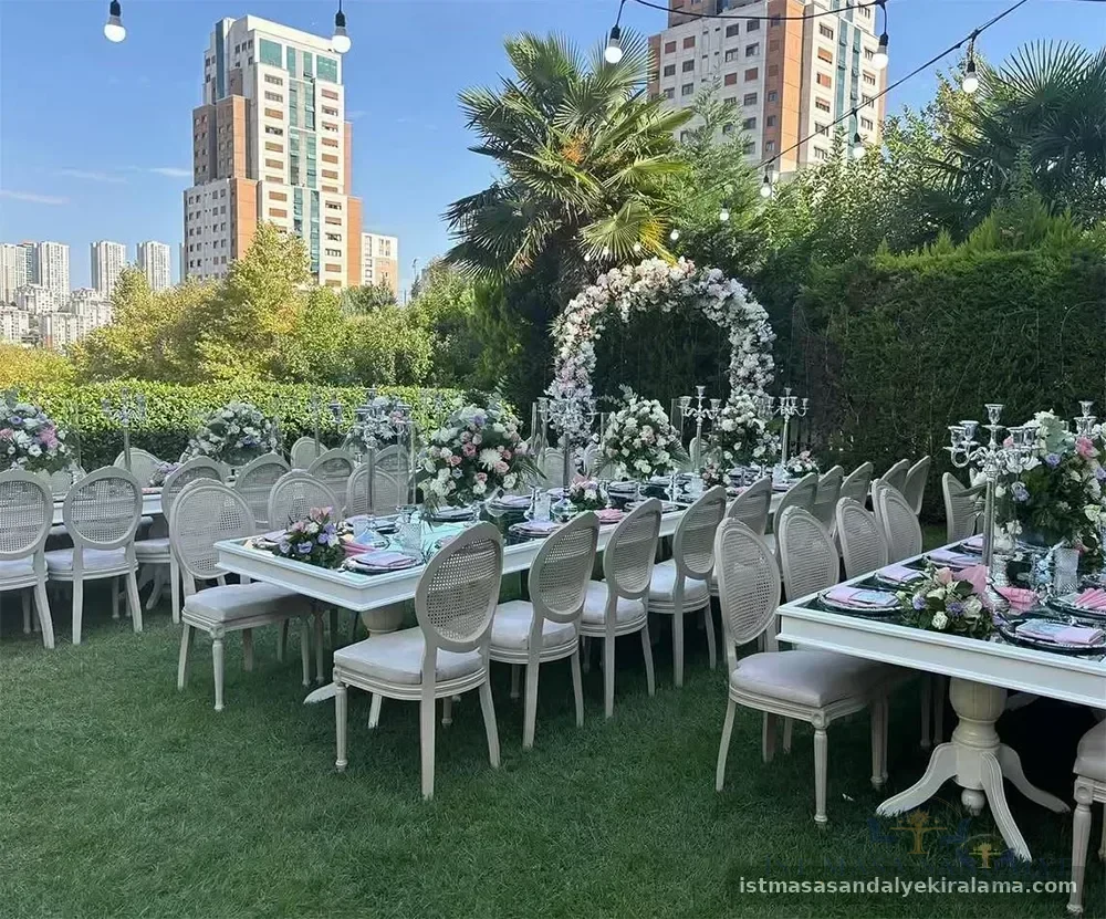Lake Ayna Davet Masası Kiralama