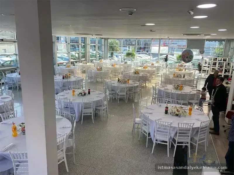 İstanbul Kurulum öncesi masa sandalye hazırlığı İstanbul Kurulum öncesi masa sandalye hazırlığı