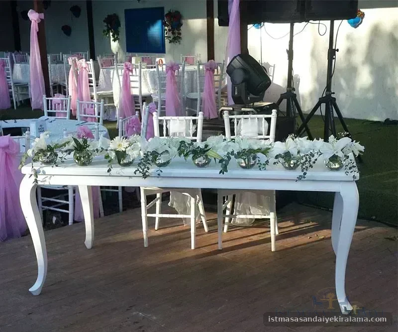 Nikah masası ve gelin yolu süsleme görseli